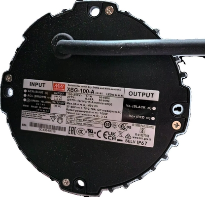 شراء XBG-100 محرك LED 100W طاقة ثابتة 27-56V التيار المباشر الجهد الخارجي للضوء LED المرحلة بقعة الخليج التصنيع عبر الإنترنت