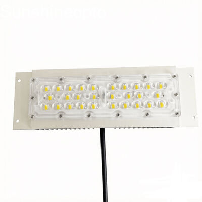 28 قطعة 7070 وحدة إضاءة شارع LED مع عدسة بصرية 158×103 درجة حل إضاءة الطريق عالي الطاقة 48 فولت