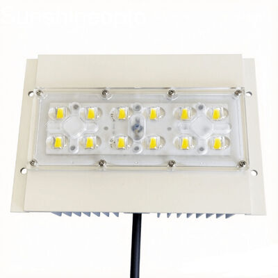 وحدة إضاءة الشارع LED 60W 7070 مع عدسة بصرية 158×103 درجة وثنائي الفينيل متعدد الكلور من الألومنيوم لإضاءة الطريق