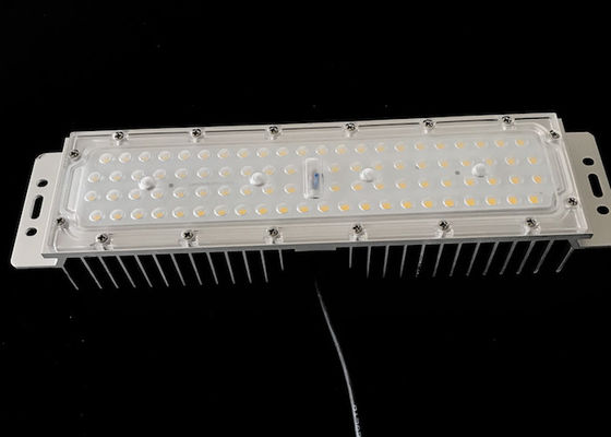 84LED 60 درجة SMD3030 LED مكونات ضوء الشارع 140lm / w
